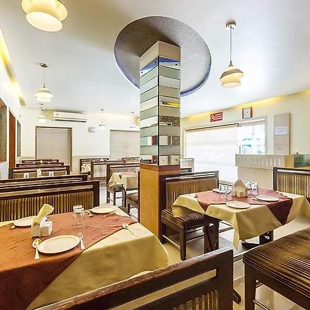 Hotel Corona Bharuch Dış mekan fotoğraf