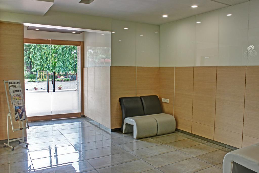 Hotel Corona Bharuch Dış mekan fotoğraf