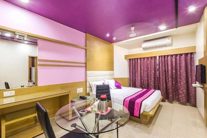 Hotel Corona Bharuch Dış mekan fotoğraf