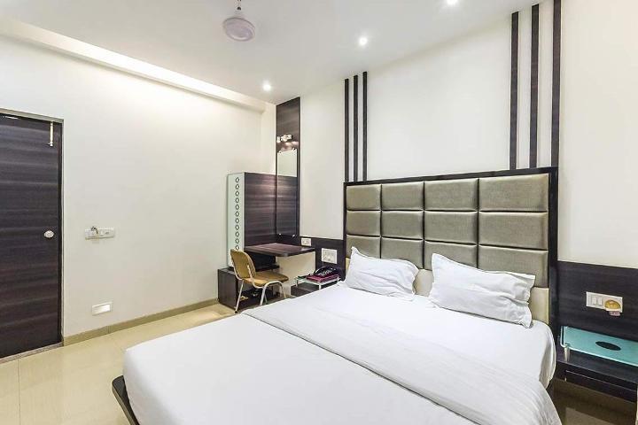 Hotel Corona Bharuch Dış mekan fotoğraf