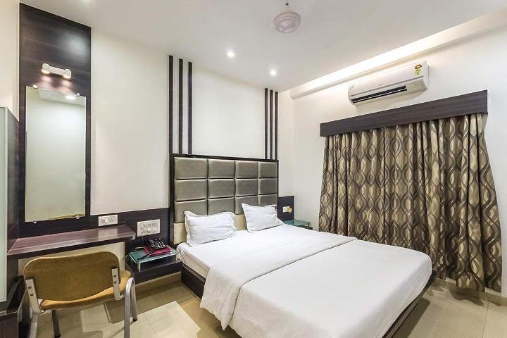Hotel Corona Bharuch Dış mekan fotoğraf